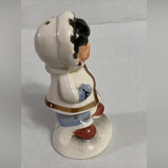 Vintage Salt and Pepper Shakers Eskimo Inuit Children Made In Japan - Picture 10 of 16